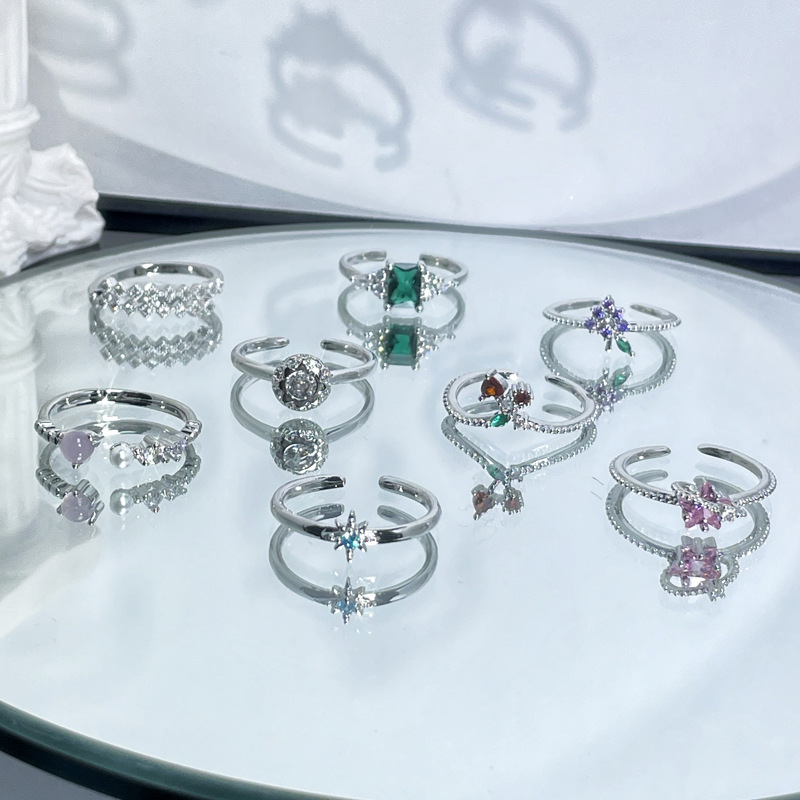 This niche, light luxury, and high-end colored zircon open ring is a versatile and fashionable choice for women. It features an irregular geometric style and a trendy ring design Application Scenario