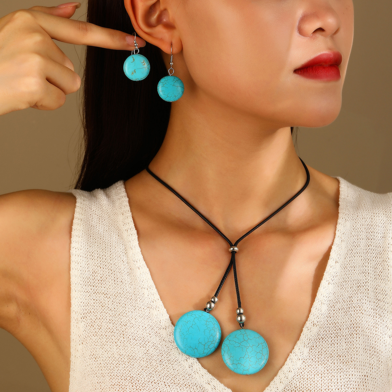 European and American cross-border personalized, fashionable, retro turquoise earrings, necklace set, ethnic-style round heart-shaped jewelry for women details Picture