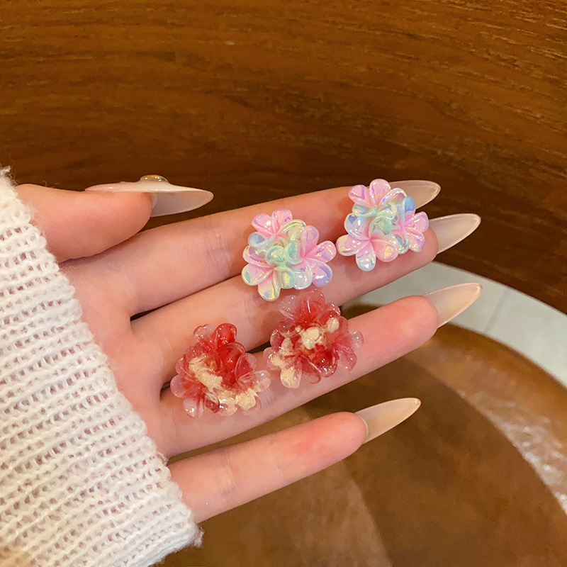Gradient rendering colored acrylic flower earrings, a unique and fresh female forest-themed fashion stud, are popular earrings on the Internet full figure