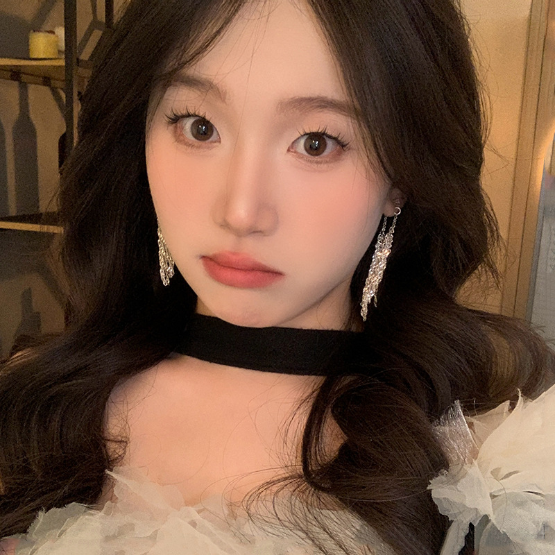 Galaxy Waterfall tassel earrings with a sense of design, long and elegant earrings for women, a new trendy and exquisite earpiece from 2025 Application Scenario