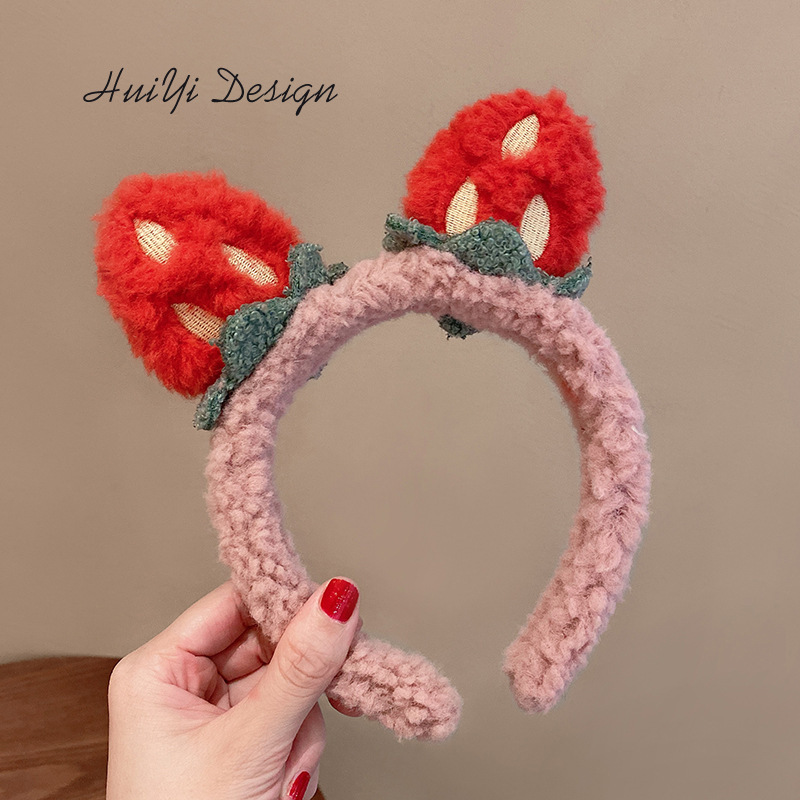 The cute three-dimensional strawberry headband of the internet-famous girl, the sweet forest-style headband, the face-washing, makeup and hair-pressing band, and the Korean headwear Specification drawing