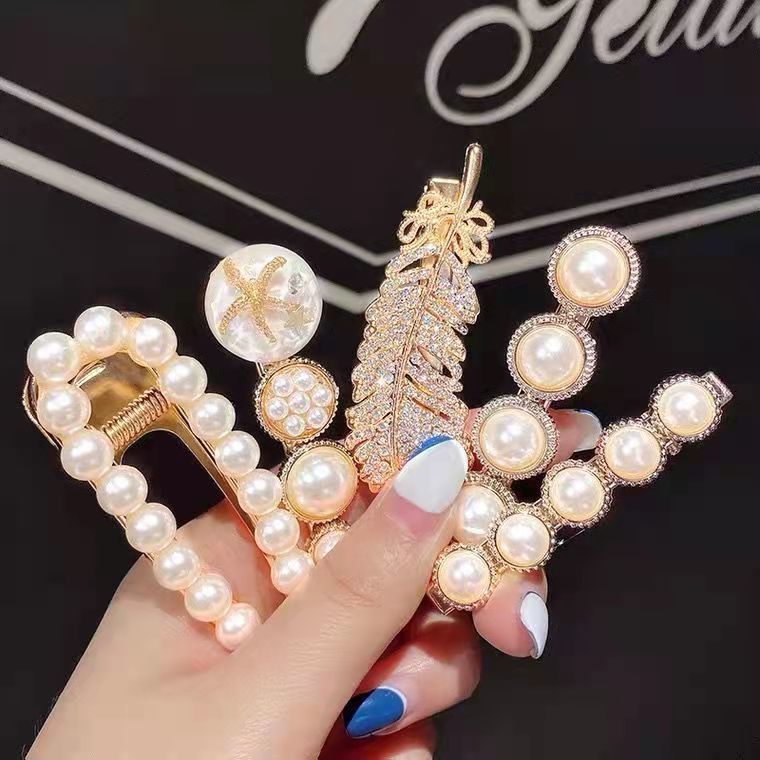 Pearl hairpins, women's small clips headwear, 2023 new style of internet-famous side high-end and exquisite bangs, high-end hairpins Application Scenario