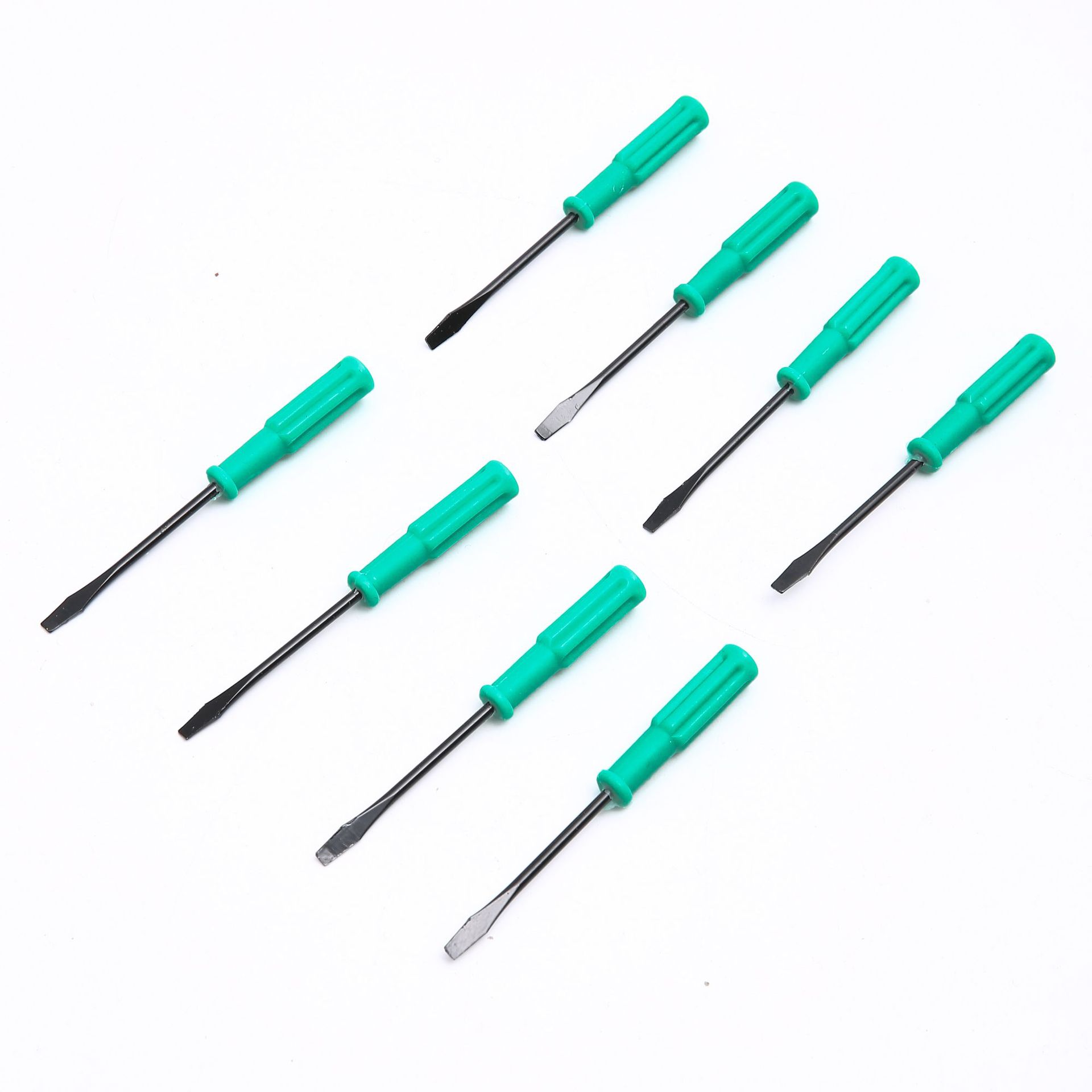 Factory direct sales of sewing machine screwdrivers, cross-head screwdrivers, tools and screwdrivers. Three-piece sewing machine set with black screws undefined