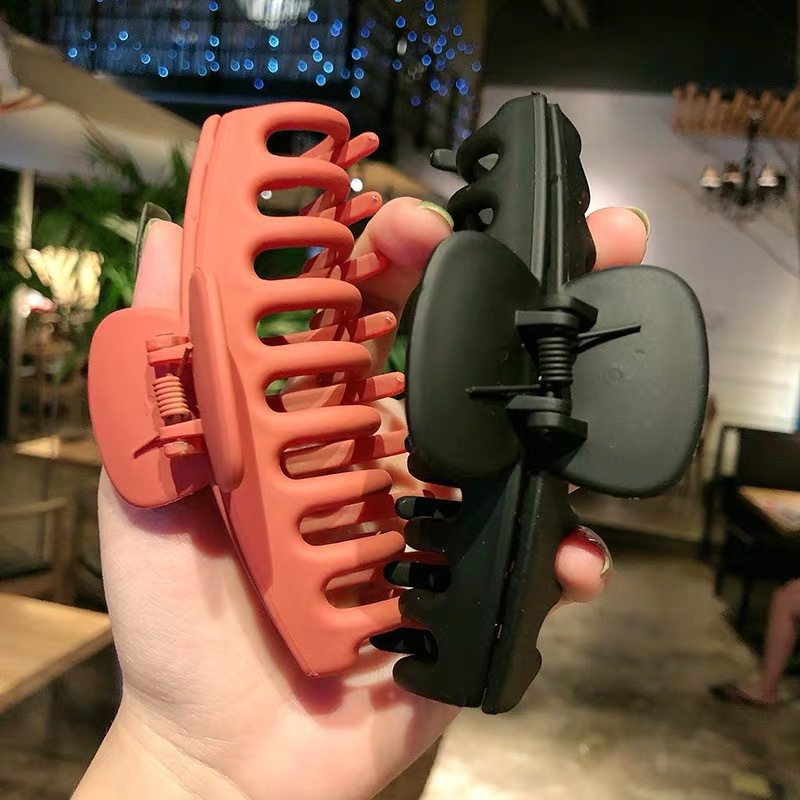 Korean Internet celebrity dragon bone grab clip, simple and elegant hair accessory, plastic back head bath plate, shark hair grab ponytail clip Specification drawing
