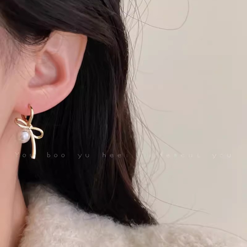 925 Silver needle bow pearl ear buckles with a light luxury and high-end feel, niche design, gentle and elegant ear studs, earrings and earrings Specification drawing