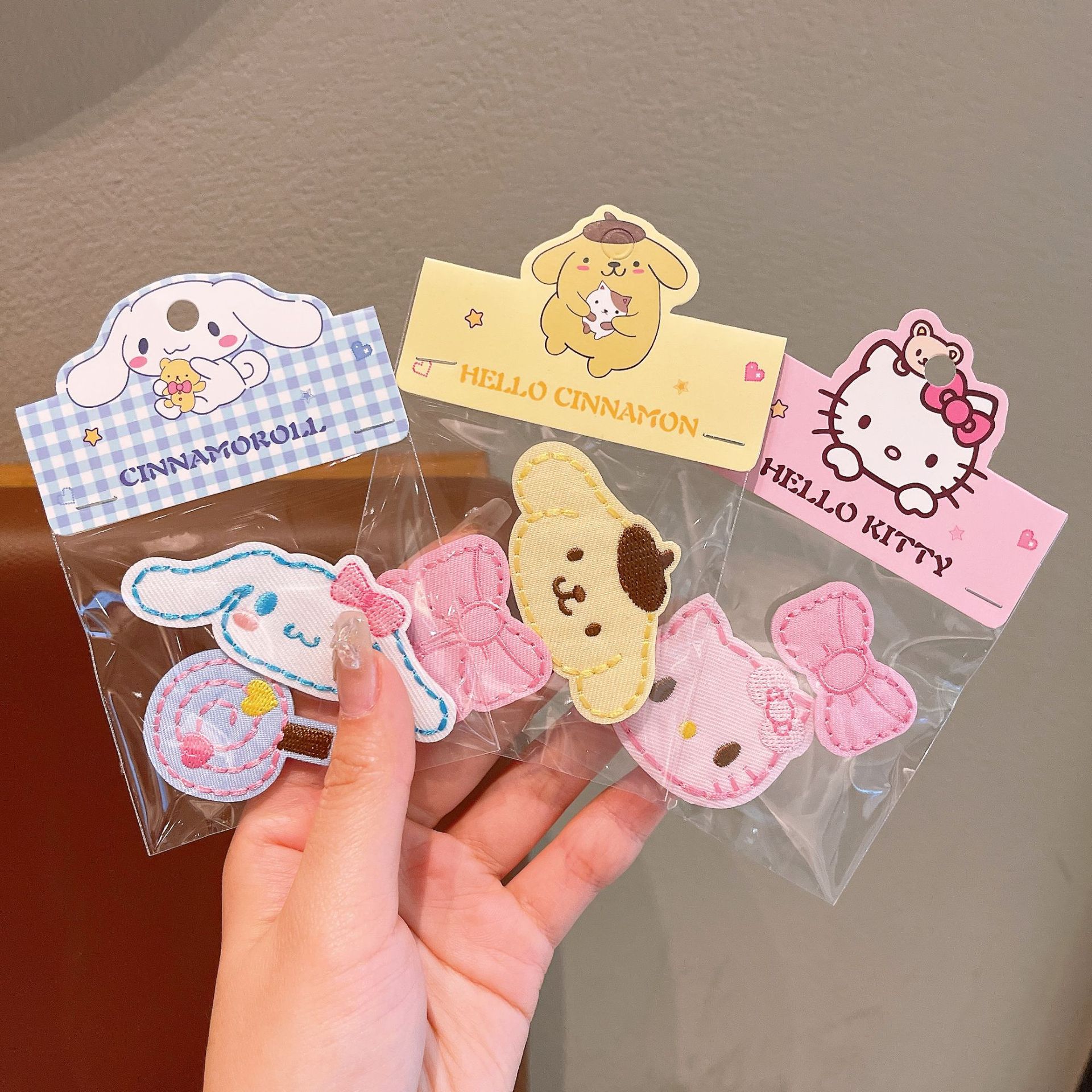 Cartoon Kulomi posted a cute children's hair-trimming tool, a girl's forehead bangs Velcro hairpin without a trace Specification drawing