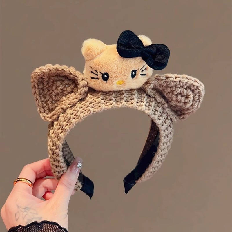 Original design: Cute little bear ear hairband for girls, sweet hairpin for washing face, handmade hair accessory with wool, no headband for girls Application Scenario