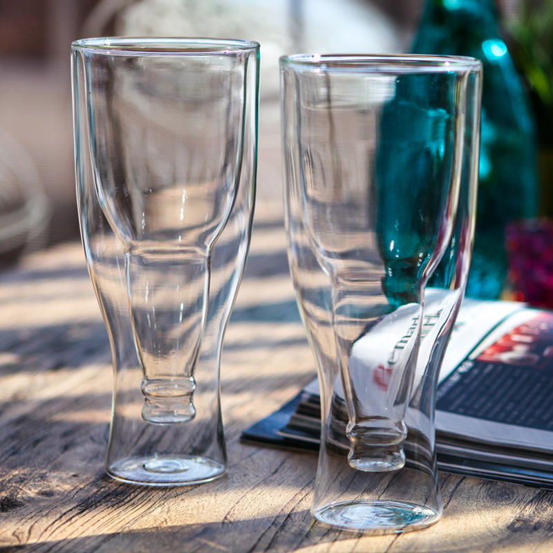 Double-layer inverted beer bottles, beer mugs, double-layer glass cups, vacuum cups, transparent juice cups, creative bar cups Application Scenario