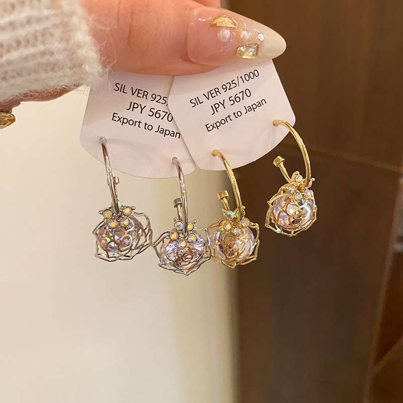 Korean-style exquisite hollowed-out rose ear studs, feminine, light luxury and high-end fringed earrings, versatile and unique earrings Application Scenario