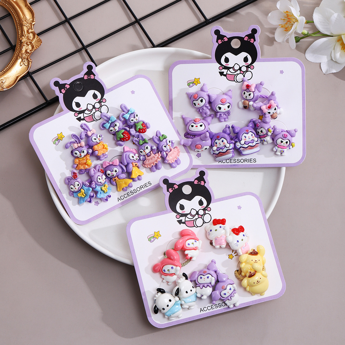 Cute cartoon children's hair band girl Kuromi Sanrio tied her hair into a bun with a rubber band that won't damage her hair baby hair accessory details Picture