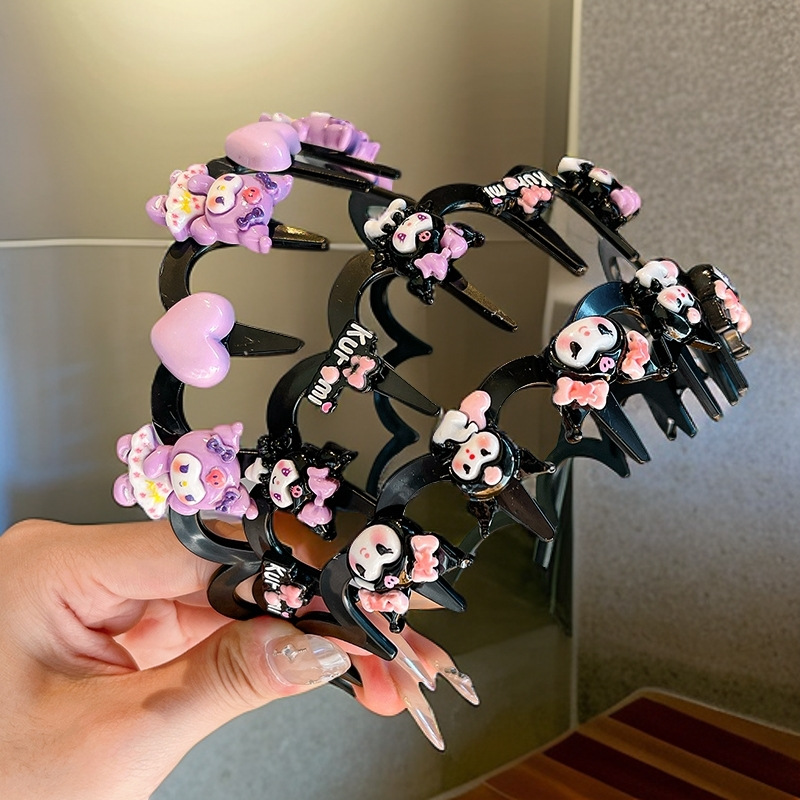Children's cartoon toothed hair band, a perfect tool for girls to style their broken hair. It's cute and won't hurt the hair clip. The headwear is anti-slip and can press down the hair full figure