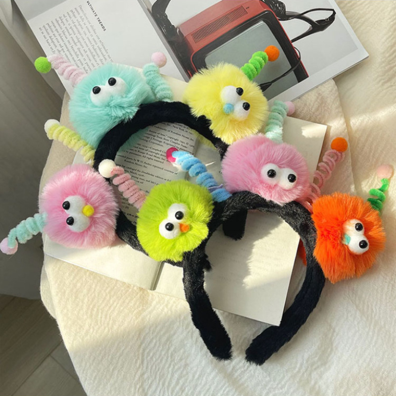 Cute and funny hairball twist stick headband, ugly and adorable headwear, high head top small coal ball antenna headband, female hairpin hair accessory details Picture