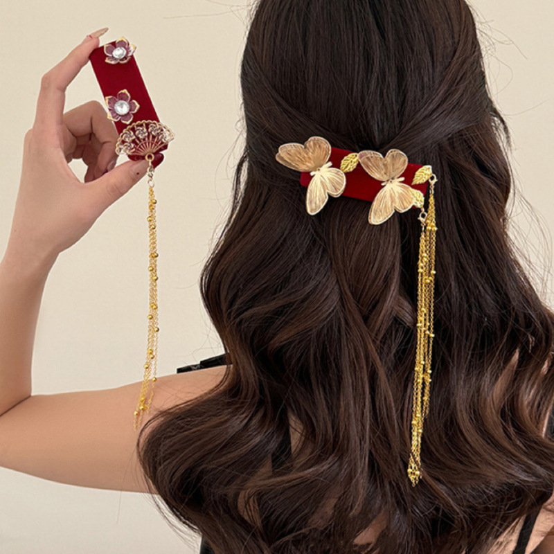 New Chinese-style butterfly tassel hair clips for women, retro and stylish, versatile hair accessories, niche design, exquisite hair accessories Application Scenario