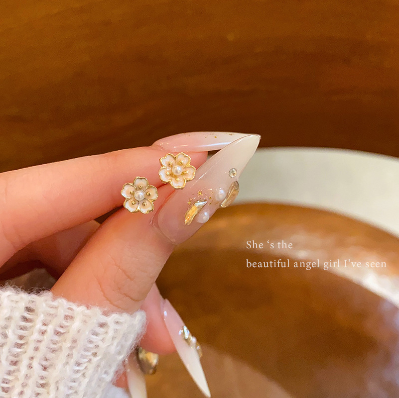 French enamel drop glaze flower stud earrings for women's fashion, versatile, exquisite and sweet cherry blossom pearl earrings and earrings wholesale full figure