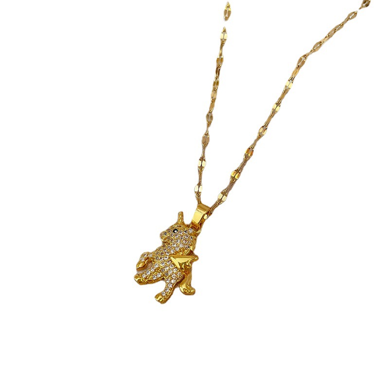 【 Titanium Steel 】 Fashionable and compact collarbone necklace for women in gold, new diamond-encrusted unicorn animal necklace Pegasus Item Picture