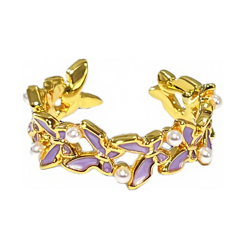The ring is a retro, sweet and cool enamel ring with butterfly pearl inlay and an open ring. It is a rare and cold style versatile accessory Item Picture