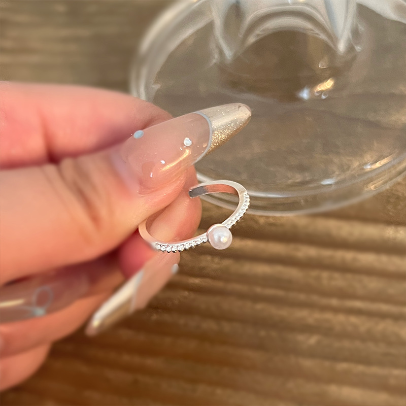 Super dazzling! A single pearl ring from Shijia with a full set of diamonds, exuding a simple, exquisite and high-end charm. A trend of light luxury rings Application Scenario