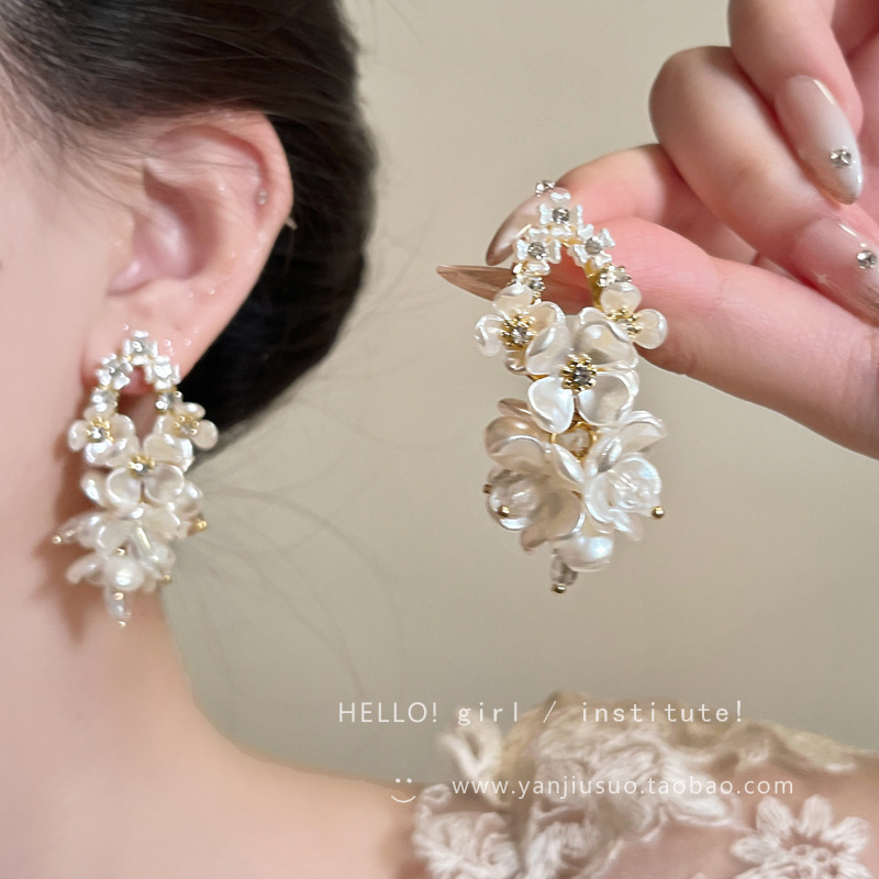 French jasmine flower tassel earrings, women's super fairy retro earrings, high-end, light luxury, niche and elegant stud earrings wholesale details Picture