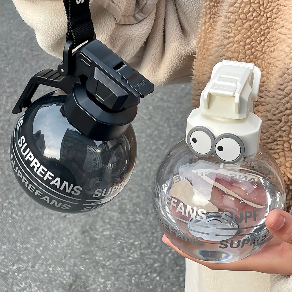 Creative and fun tritan portable couple plastic cups for summer direct drinking, cute grenade cups as gifts Specification drawing