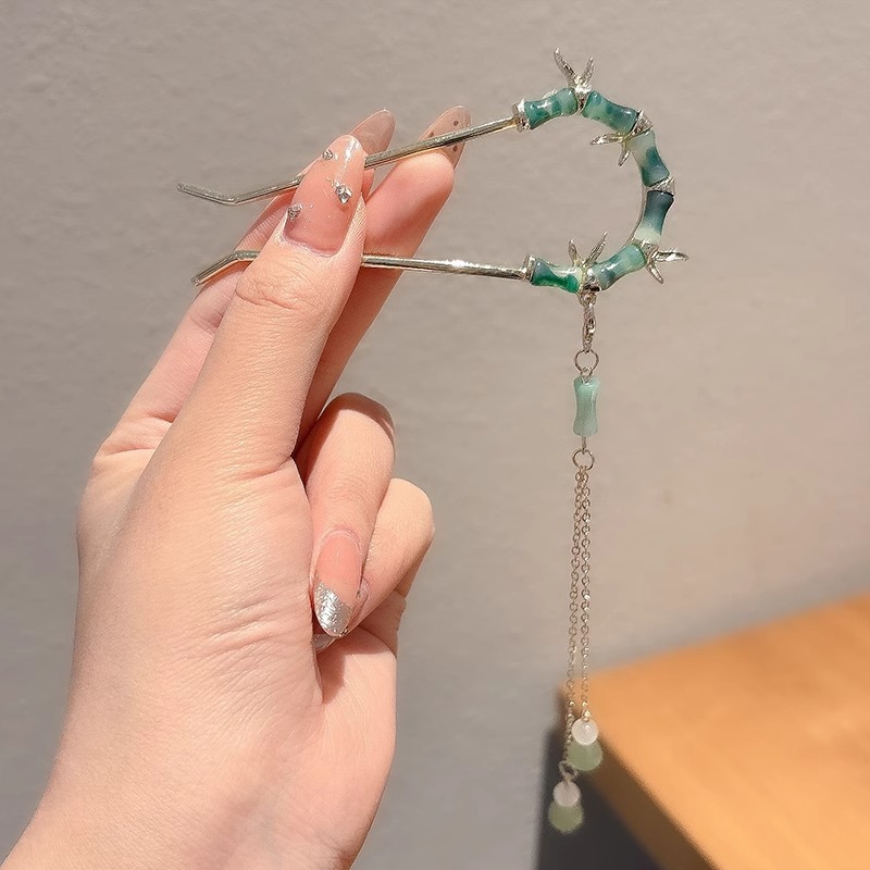 Tassel bamboo joint U-shaped hairpin, new Chinese ancient style coiled hair U-shaped hairpin, women's national style hairpin, hair accessory, Hanfu headwear Application Scenario