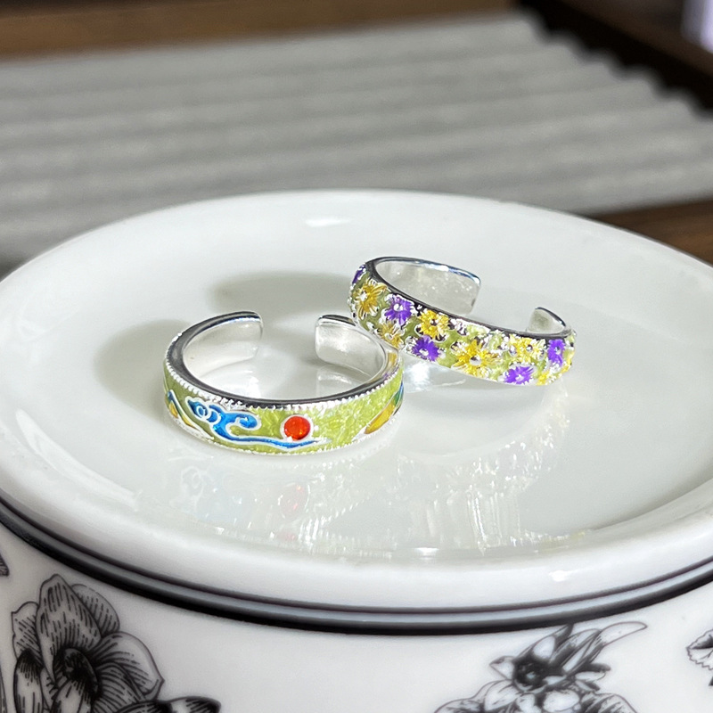 A colorful enamel relief peach blossom sweet ring with a cold and elegant female style, a retro Chinese style and a versatile charm Specification drawing