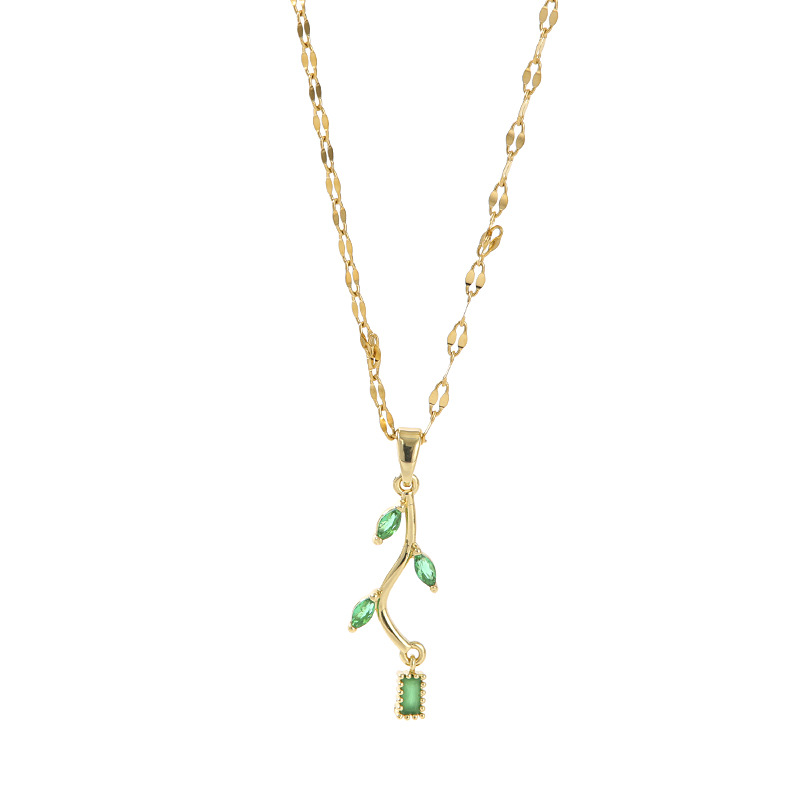 This necklace is filled with zirconium flowers, exuding a light luxury vibe. It features a small zirconium collarbone chain and is a retro titanium steel set that has become a popular Instagram influencer Item Picture