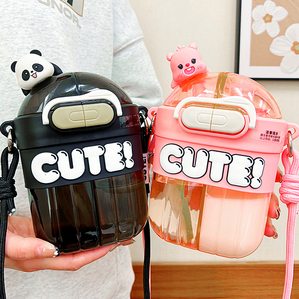 Cute multi-compartment water cups, cartoon dolls, student and children's straw cups, double-drinking girls, high appearance level portable plastic cups Specification drawing