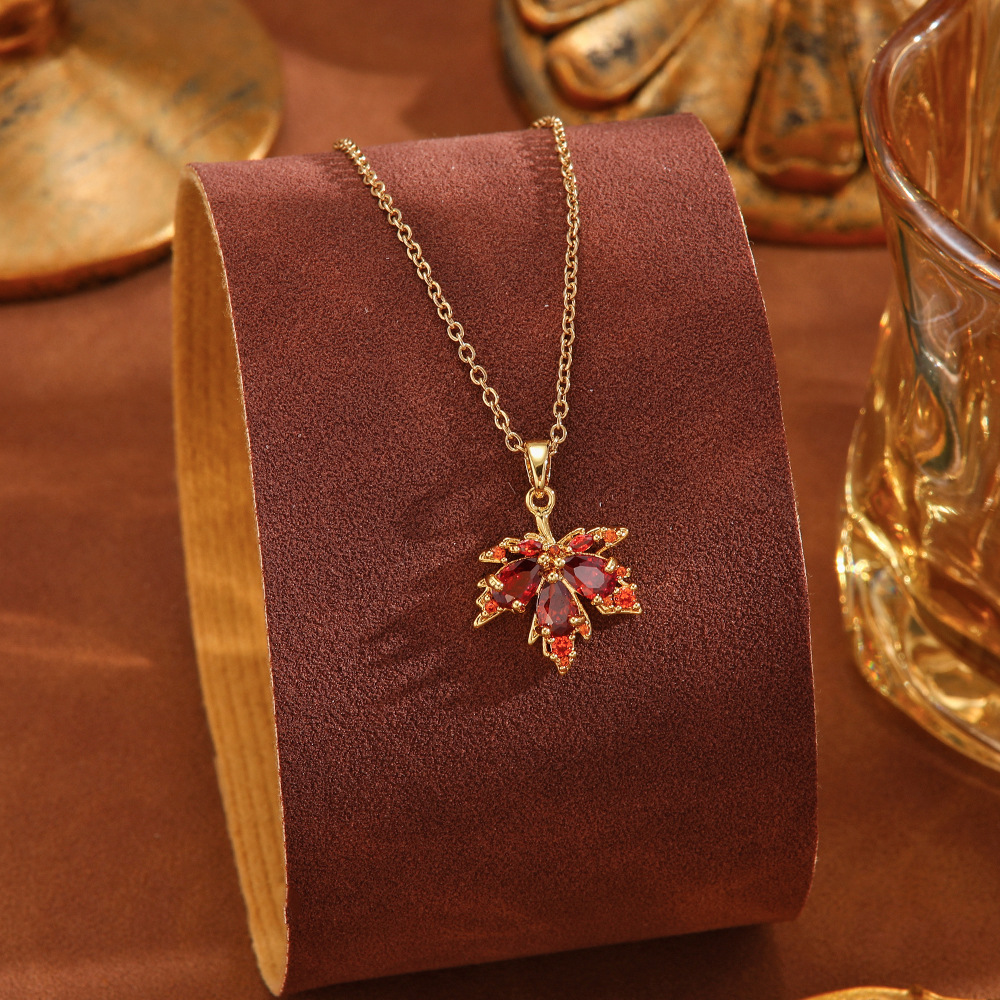 Cross-border Korean version copper micro-inlaid colored zircon Daisy pendant necklace, a women's personalized, light luxury and high-end collarbone chain accessory Application Scenario