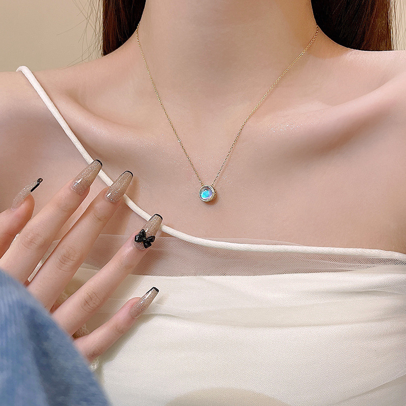 A light luxury and versatile blue starry sky zircon titanium steel necklace with an inS-style high-end design for women, a collarbone chain, and a hot girl accessory Specification drawing