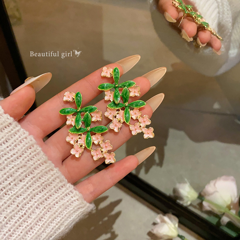 Country-style glazed leaf and flower earrings, women's forest-themed fresh and delicate floral stud earrings, personalized and high-end earrings and earrings full figure