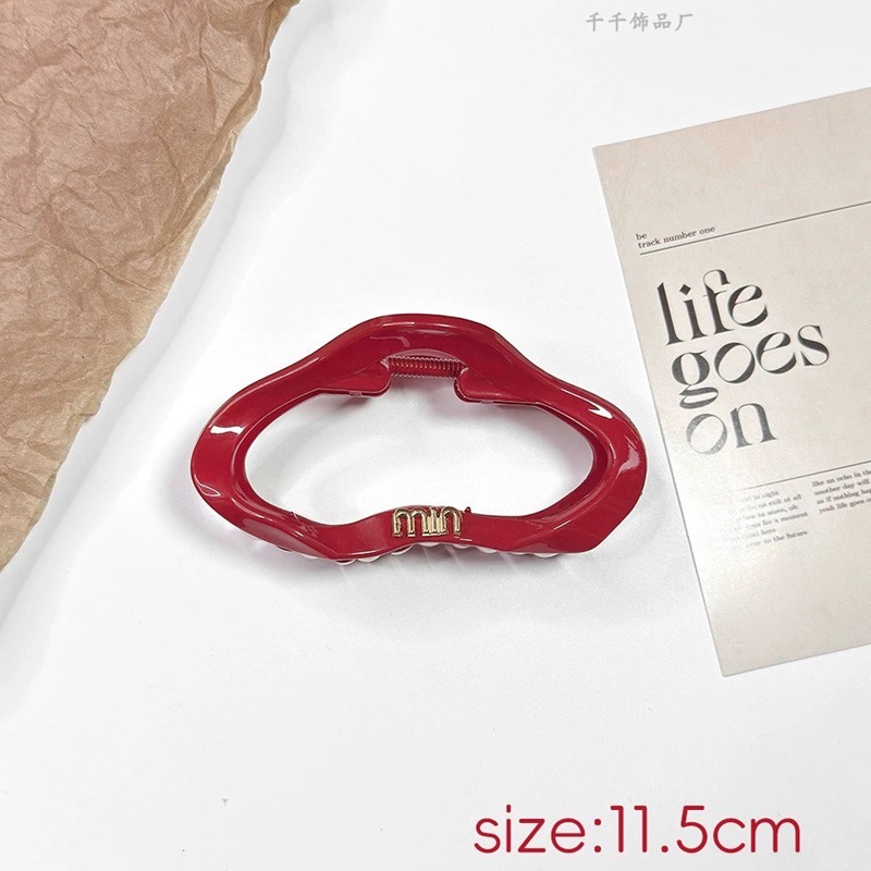New Year retro large red grabber for women's back head updo shark clip 2024 New autumn and winter clip headwear Application Scenario