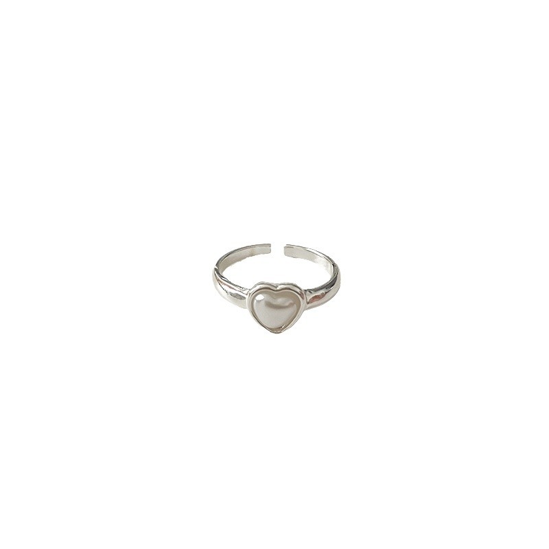 The new moonlight heart ring is a niche, cold, and simple Instagram style. It's a sophisticated and elegant open-top ring for women Item Picture