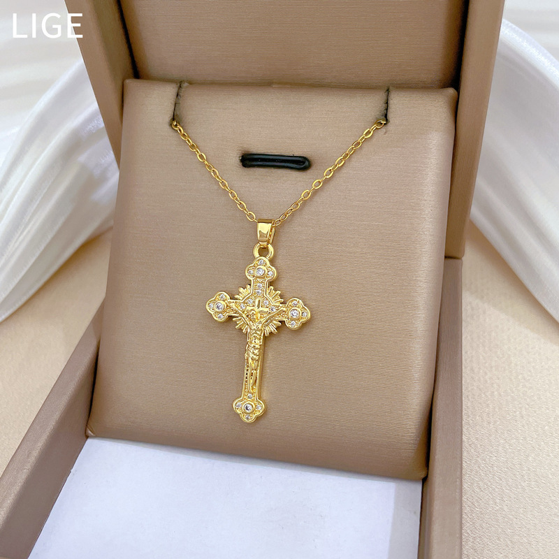 【 Titanium Steel 】 Cross-shaped figure zircon, elegant and luxurious, full diamond necklace, versatile collarbone chain, titanium steel chain full figure