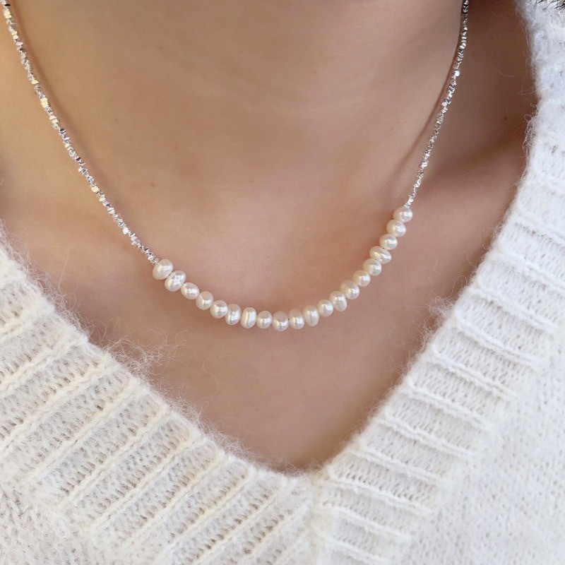The 2023 new pearl necklace is a high-end design accessory for women, a niche and simple collarbone chain, and a light luxury and versatile necklace Specification drawing