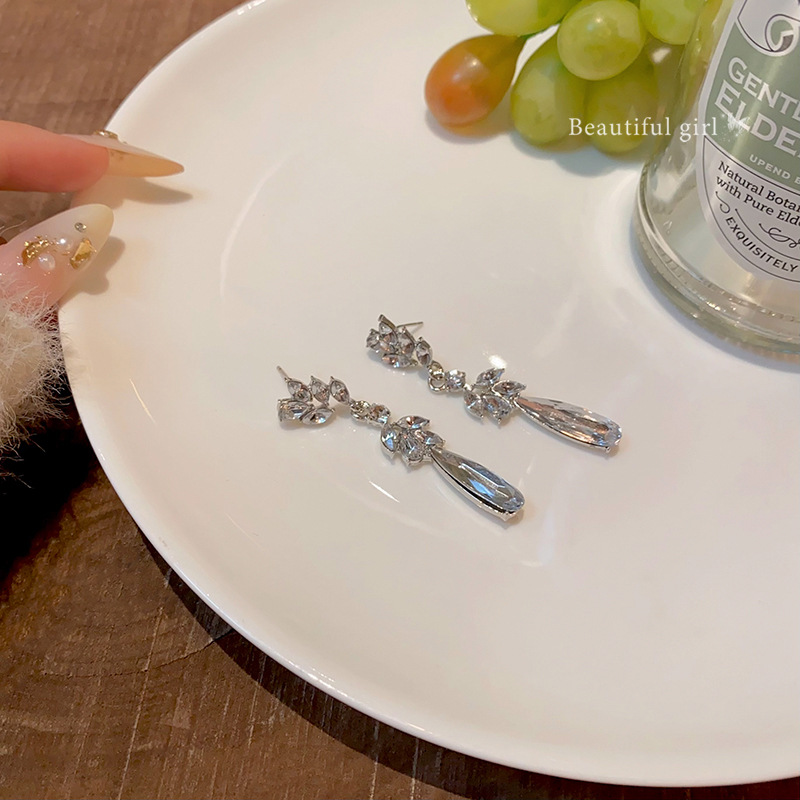 Super Sparkling Wheat ear water drop Earrings 2024 New niche design earrings, versatile, simple and elegant earrings Specification drawing