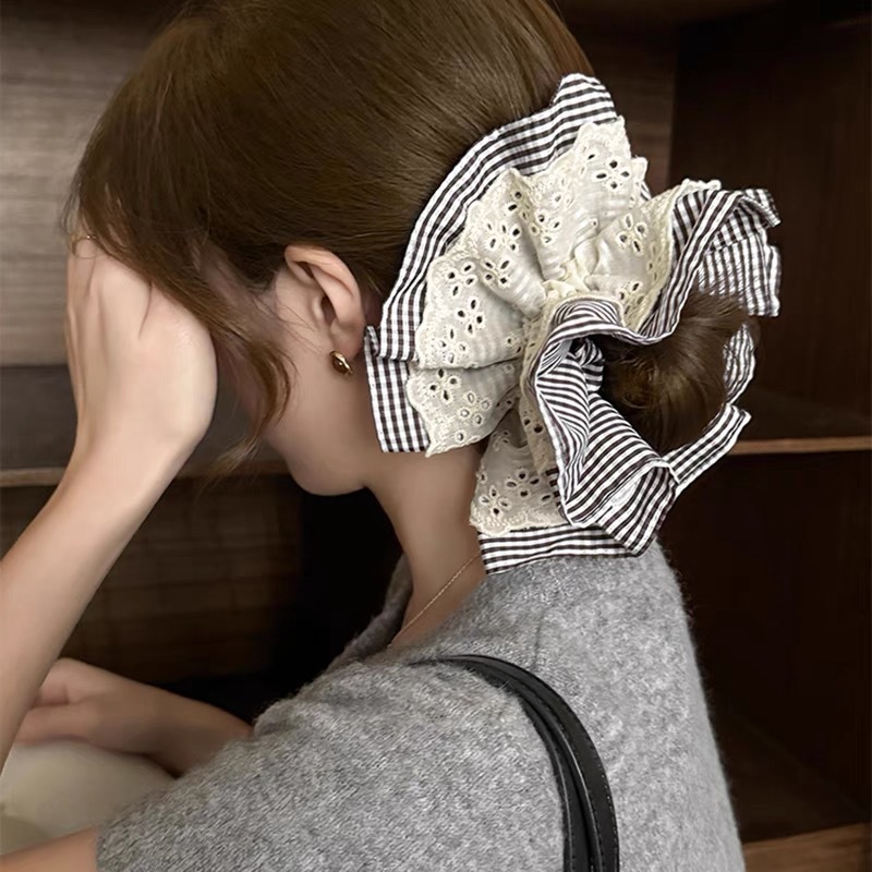 Checkered lace large intestine hair tie with four layers of flower buds, large skirt hem hair tie, Maillard color series bun hair tie headwear Application Scenario