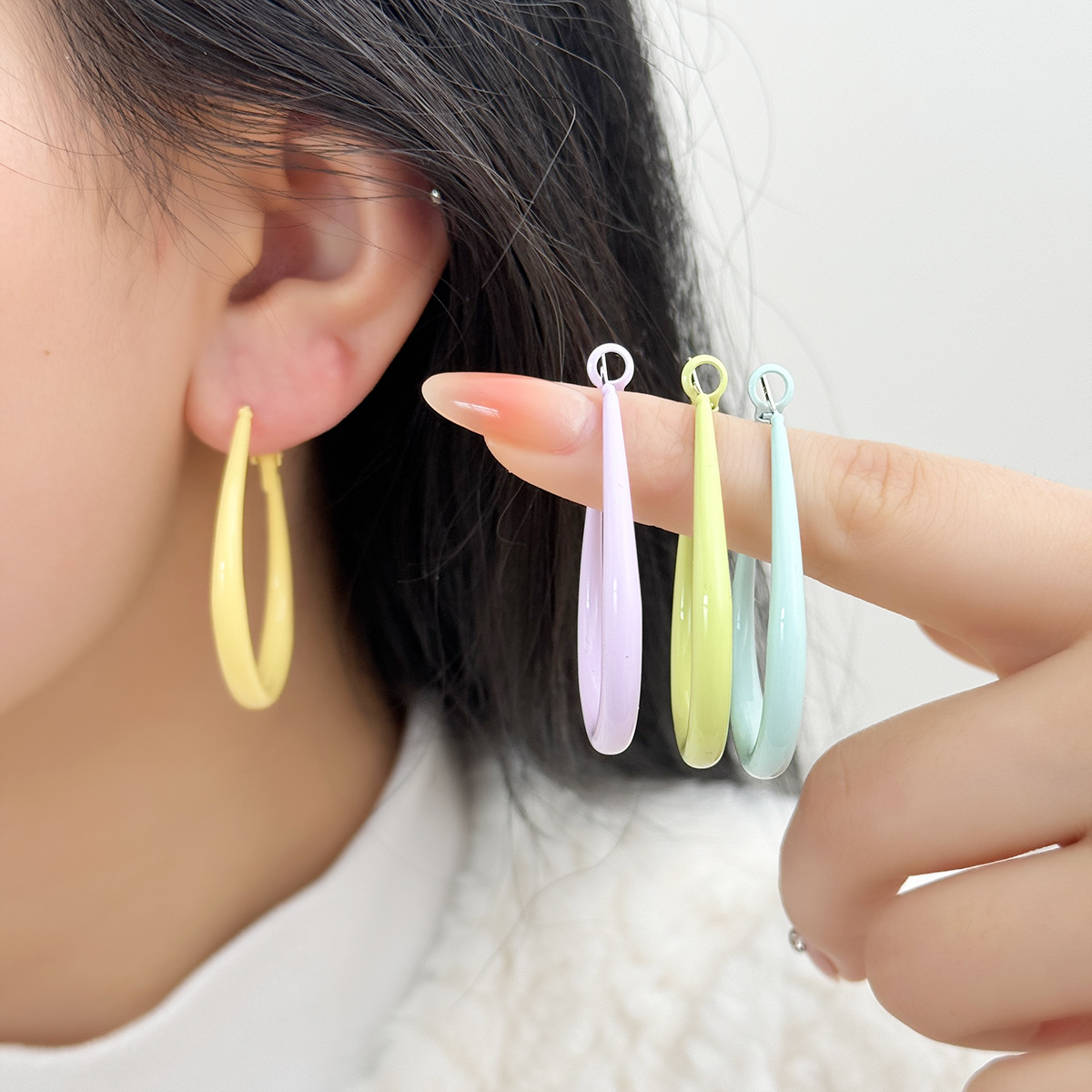 Dopamine Oval teardrop ear rings 2025 New bestseller Sweet and fashionable earrings, simple and fresh earrings for women details Picture