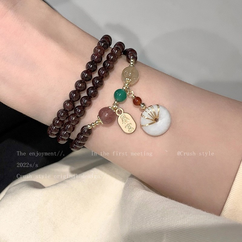 Multi-circle garnet peace pendant bracelet for women, an Instagram niche design sense retro jewelry, a popular friend necklace bracelet full figure
