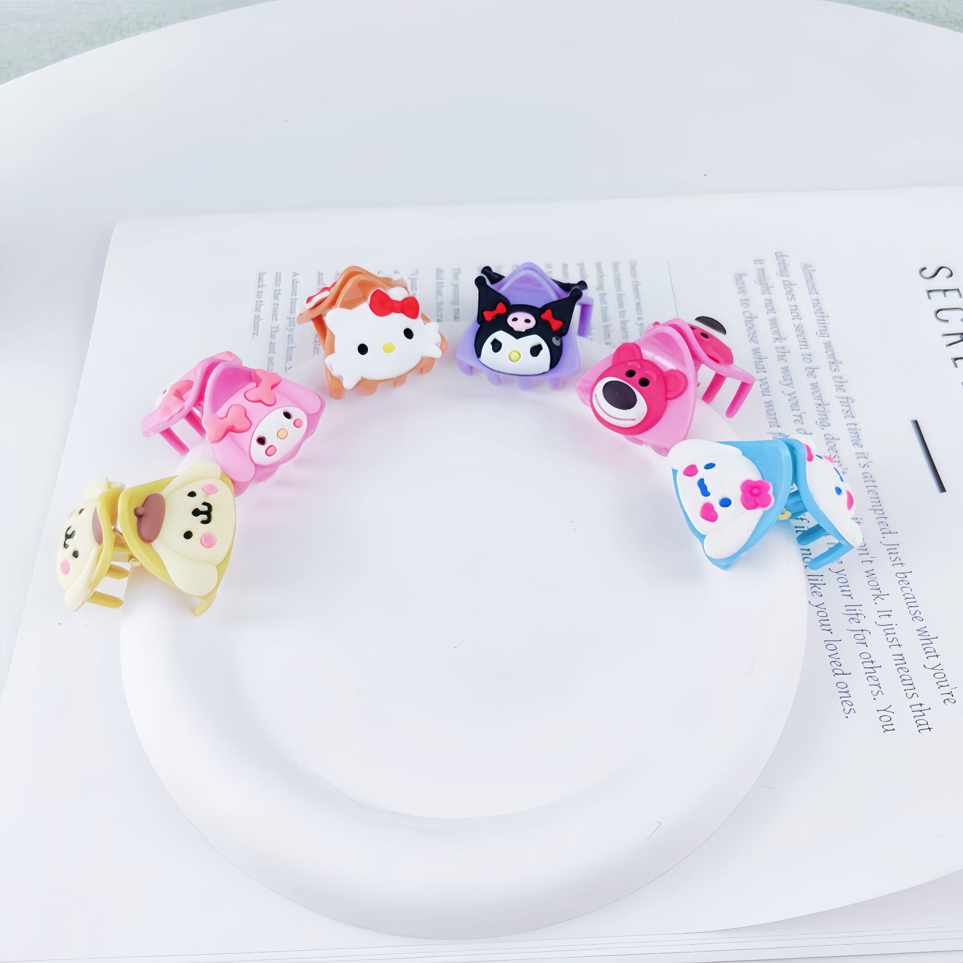 Sanrio cartoon cat ear clipper for children, cute baby hair clip that won't break hair, princess bangs hair accessory details Picture