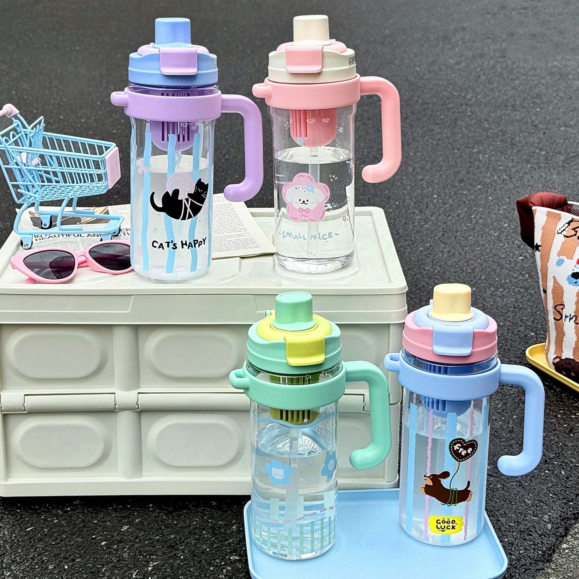 Cartoon large-capacity ice cup, high appearance level for girls, double-drinking straw cup with handle, portable tea brewing summer water cup details Picture