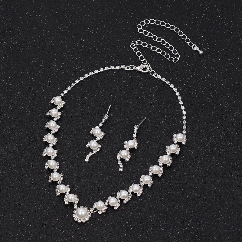 Foreign trade rhinestone necklace, simple rhinestone necklace stud set, bride's simple accessory necklace two-piece set ZN011 details Picture