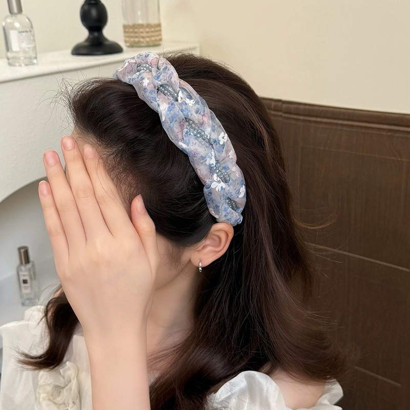 Fashionable and light luxury style, versatile woven Korean-style wide-brimmed hair band, retro colored mesh, summer toothed headband hair accessory Application Scenario