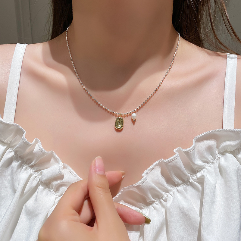 The "Little Golden Bean Pearl Necklace" for women's ins, a light luxury and niche collarbone chain, is a new trendy and versatile necklace from 2023 Specification drawing