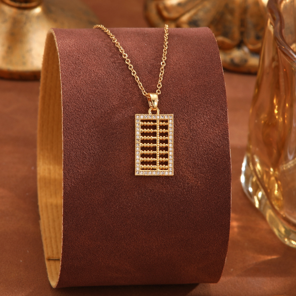 Wholesale of Japanese and Korean style titanium steel necklaces that are versatile for women, featuring a niche design and a high-end, light luxury collarbone chain and heart-shaped pendant accessories details Picture