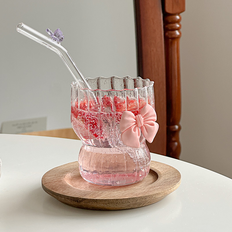 Pink bow heat-resistant coffee cup, high borosilicate glass cup, vertical pattern chubby cup, tea brewing cup, girlish heart Application Scenario