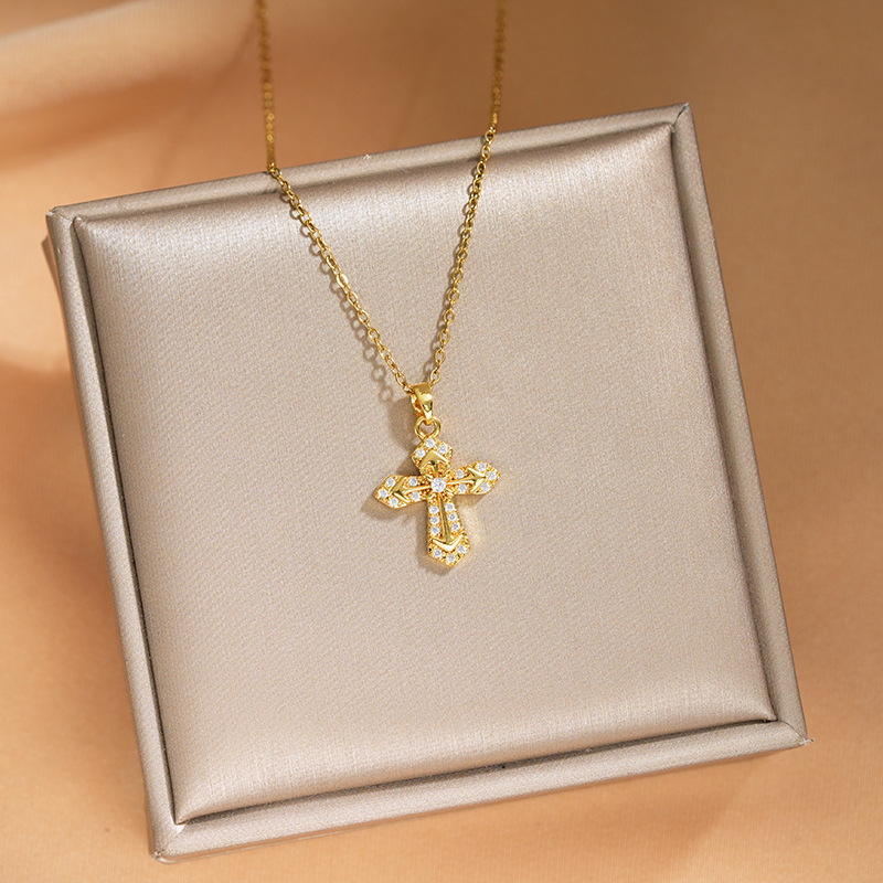 New fashionable and simple cross pendant, exquisitely inlaid zircon necklace, full of feminine charm, diamond collarbone chain wholesale details Picture