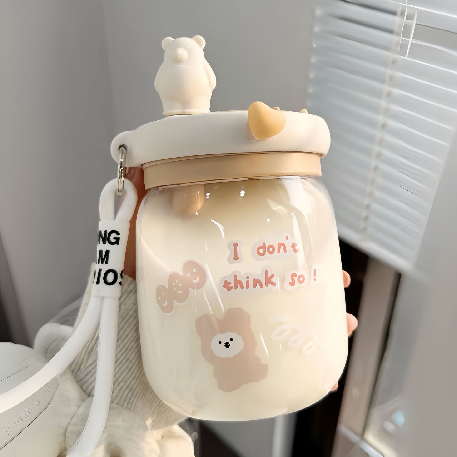New cartoon straw cup for girls, a spoon as a gift, cute office water cup, high appearance level, portable and creative student plastic cup full figure