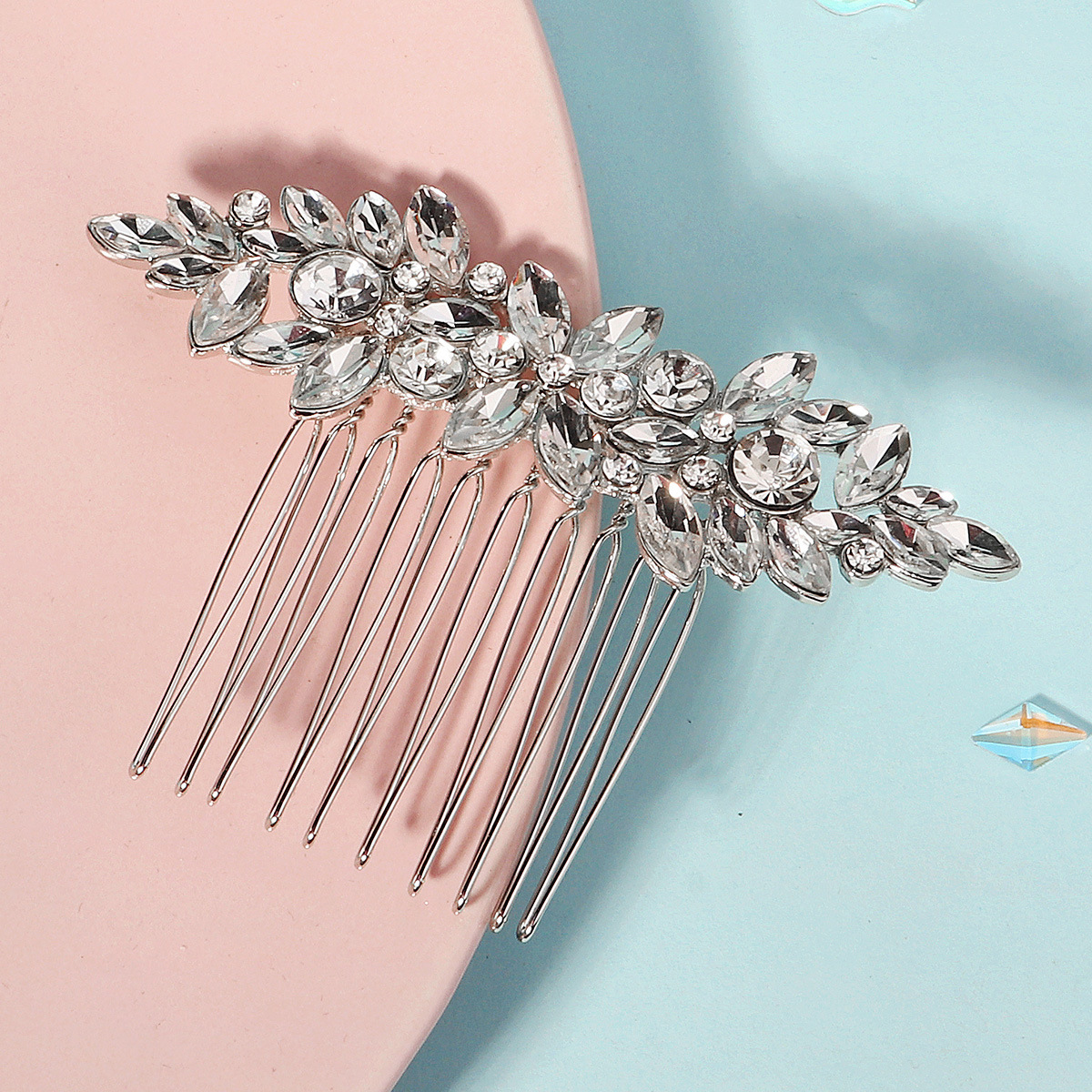 Water diamond hair comb, European and American white crystal headwear, bride's wedding banquet hair accessory, high-end alloy water diamond insert comb Application Scenario