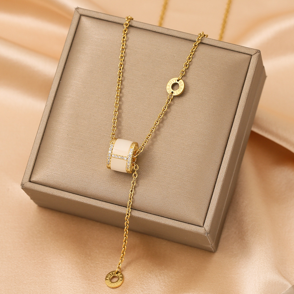 The new 18k gold-plated Korean version of the trendy fringed waist titanium steel necklace for women with a diamond-encrusted pendant and a light luxury collarbone chain Specification drawing