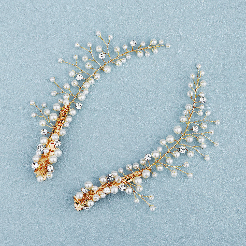 A beautiful forest-style bride hairpin, a pair of handcrafted jelly diamond pearl hairpins, a niche long duckbill hairpin Application Scenario